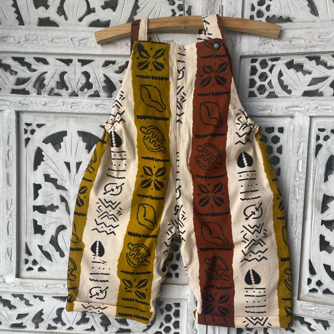 Khayasi lookbook, figure 1